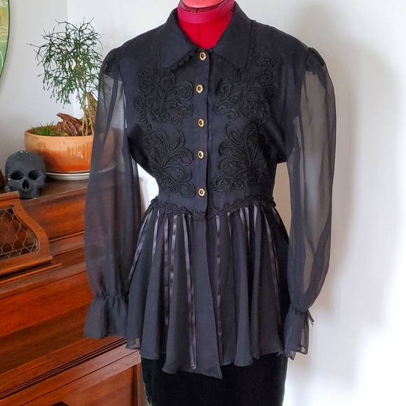 Vintage Tops - Vintage lace blouse